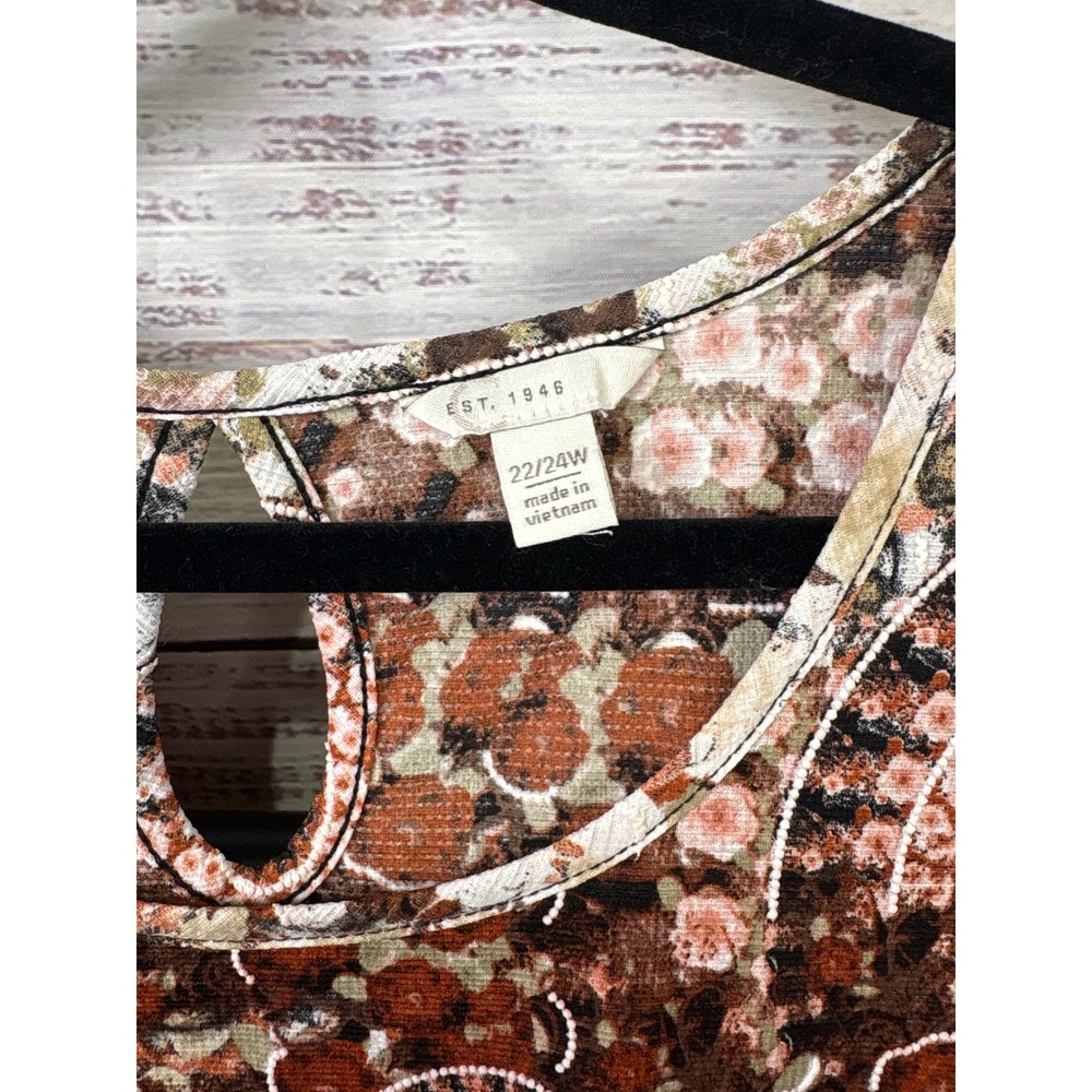 Cato Women's Plus 22/24W Medallion Floral Bell Sleeve Boho Tie Cuff Blouse - Picture 7 of 7